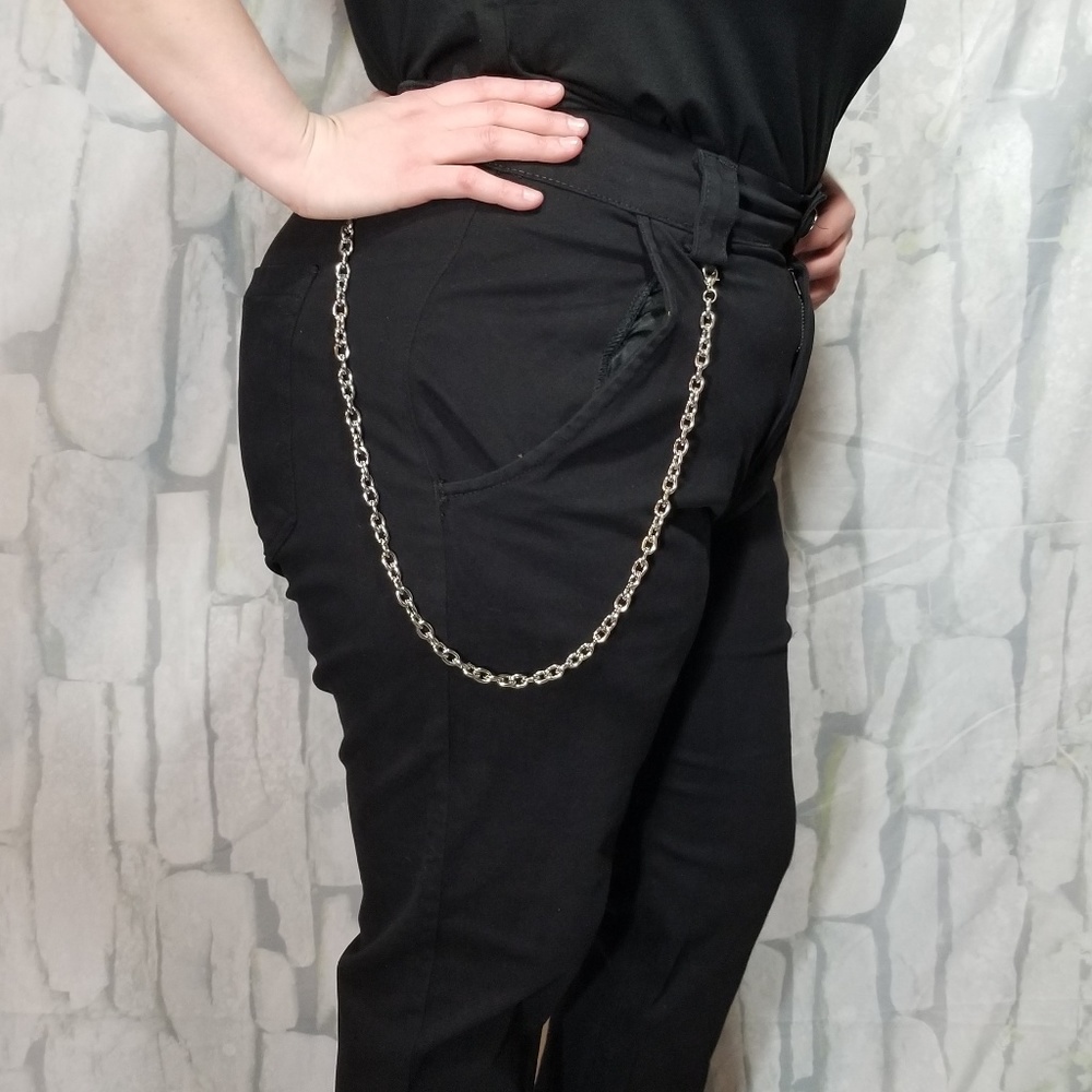 High waist black jogger with bulldog chain